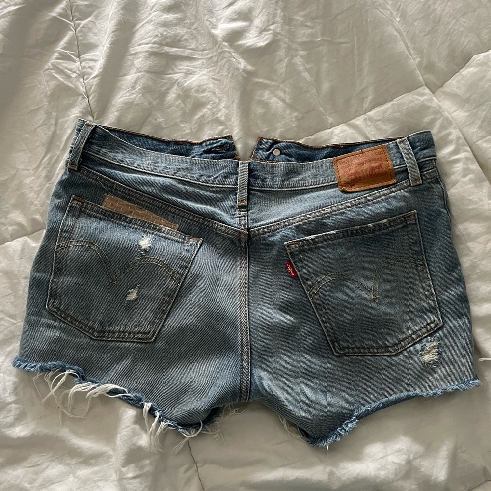 ⭐️Levi’s patchwork denim cut off shorts - Picture 2 of 5